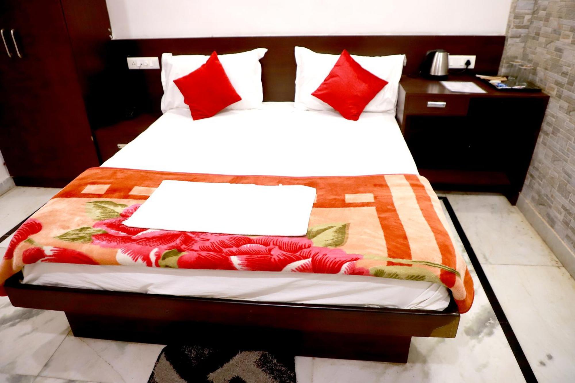 Hotel River View Khagaria Buitenkant foto