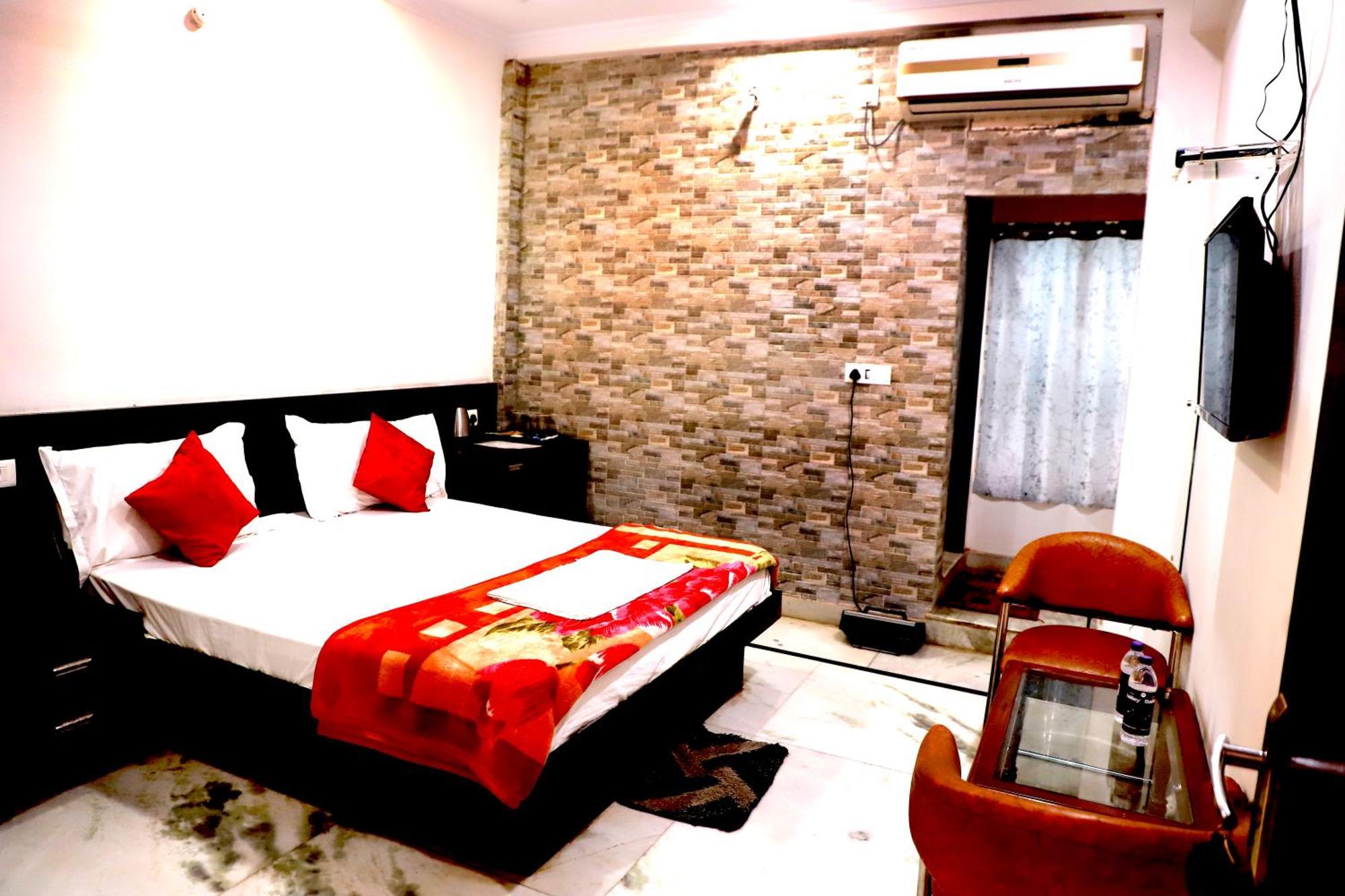 Hotel River View Khagaria Buitenkant foto